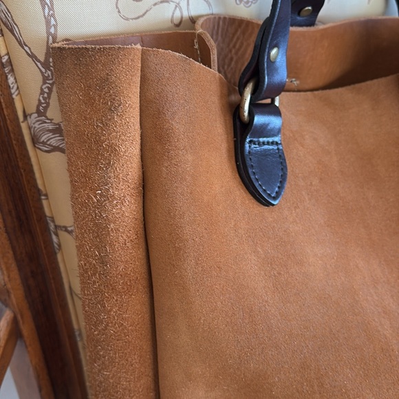Filson Men’s Rugged Suede Tote - Picture 12 of 14